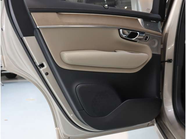 ボルボ ＸＣ９０ ウルトラ Ｔ８ ＡＷＤ プラグイン ハイブリッド ４ＷＤ R7年 (近畿) 99