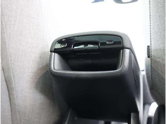 ボルボ ＥＸ３０ ウルトラシングルモーター　エクステンデッドレンジ R6年 (近畿) 99