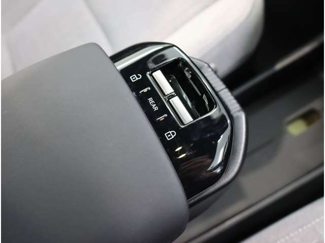 ボルボ ＥＸ３０ ウルトラシングルモーター　エクステンデッドレンジ R6年 (近畿) 99