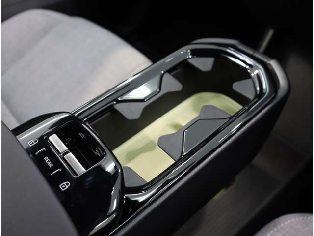 ボルボ ＥＸ３０ ウルトラシングルモーター　エクステンデッドレンジ R6年 (近畿) 99