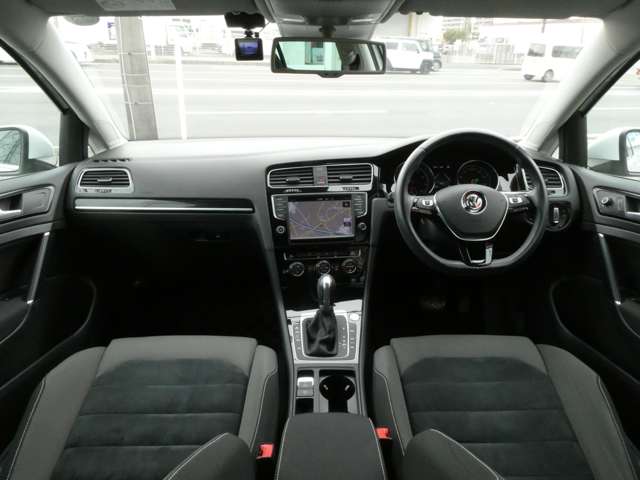 フォルクスワーゲン ゴルフヴァリアント ＴＳＩ　ハイライン H27年 (関東) 99