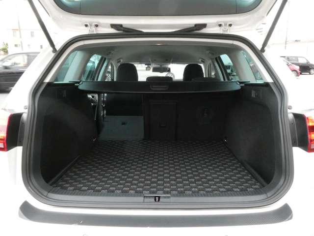 フォルクスワーゲン ゴルフヴァリアント ＴＳＩ　ハイライン H27年 (関東) 99