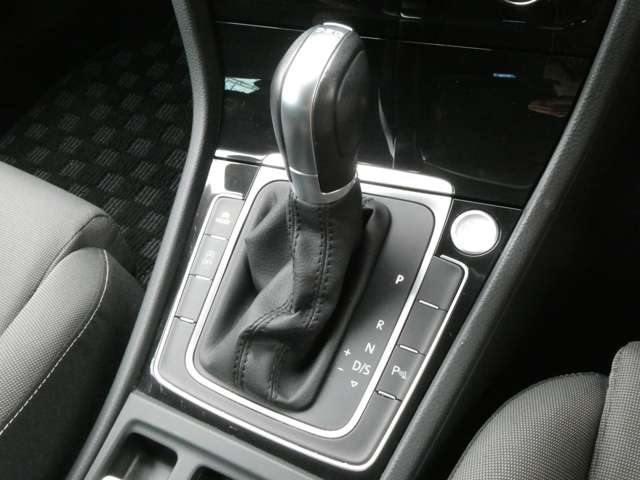 フォルクスワーゲン ゴルフヴァリアント ＴＳＩ　ハイライン H27年 (関東) 99