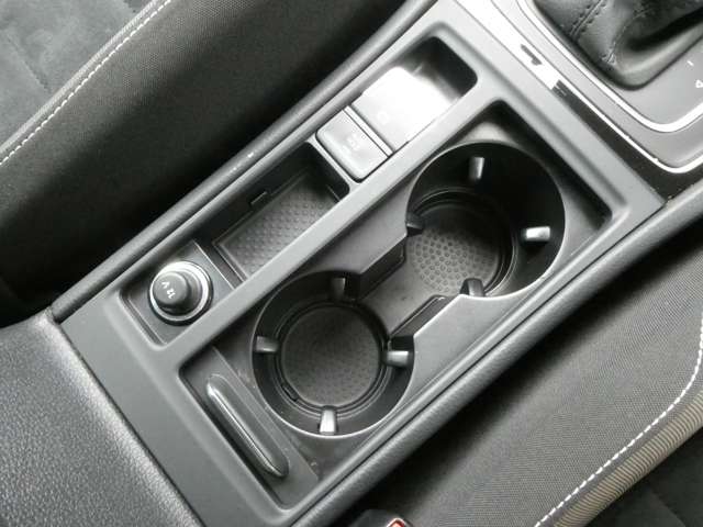 フォルクスワーゲン ゴルフヴァリアント ＴＳＩ　ハイライン H27年 (関東) 99