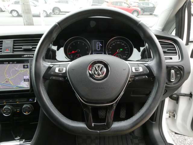 フォルクスワーゲン ゴルフヴァリアント ＴＳＩ　ハイライン H27年 (関東) 99