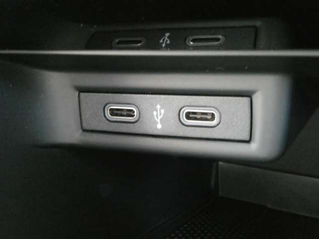 フォルクスワーゲン Ｔ－ＲＯＣ ＴＳＩ スタイル デザイン パッケージ R3年 (関東) 99