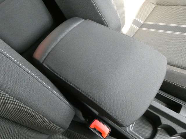 フォルクスワーゲン Ｔ－ＲＯＣ ＴＳＩ スタイル デザイン パッケージ R3年 (関東) 99