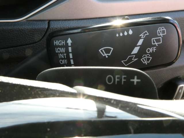 フォルクスワーゲン Ｔ－ＲＯＣ ＴＳＩ スタイル デザイン パッケージ R3年 (関東) 99