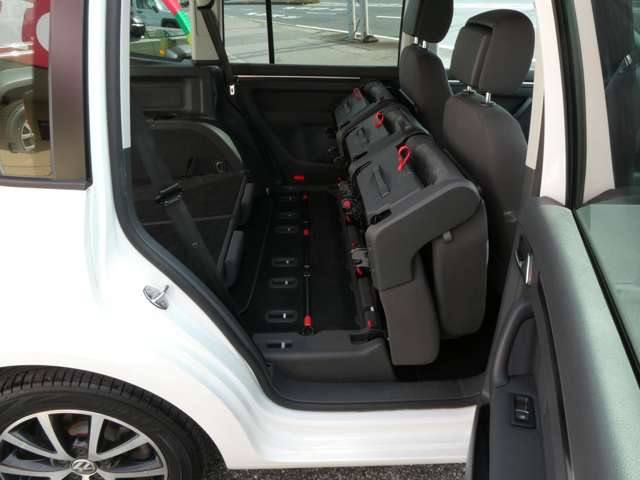 フォルクスワーゲン ゴルフトゥーラン ＴＳＩ　ハイライン H26年 (関東) 99