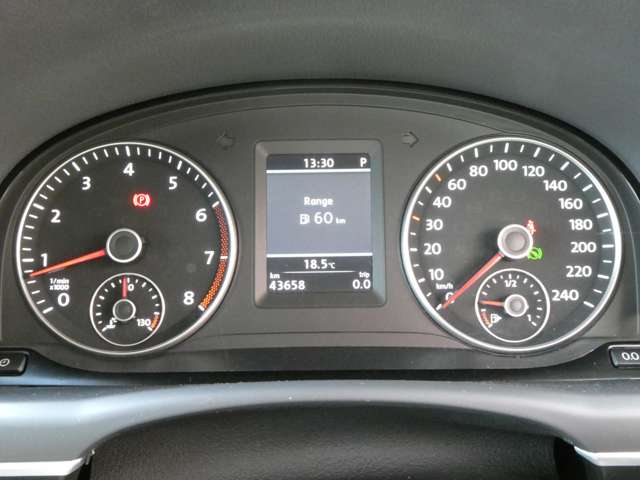 フォルクスワーゲン ゴルフトゥーラン ＴＳＩ　ハイライン H26年 (関東) 99