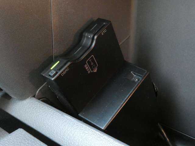 フォルクスワーゲン ゴルフトゥーラン ＴＳＩ　ハイライン H26年 (関東) 99