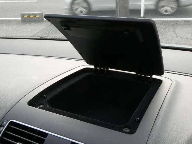 フォルクスワーゲン ゴルフトゥーラン ＴＳＩ　ハイライン H26年 (関東) 99