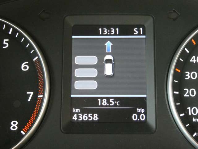 フォルクスワーゲン ゴルフトゥーラン ＴＳＩ　ハイライン H26年 (関東) 99