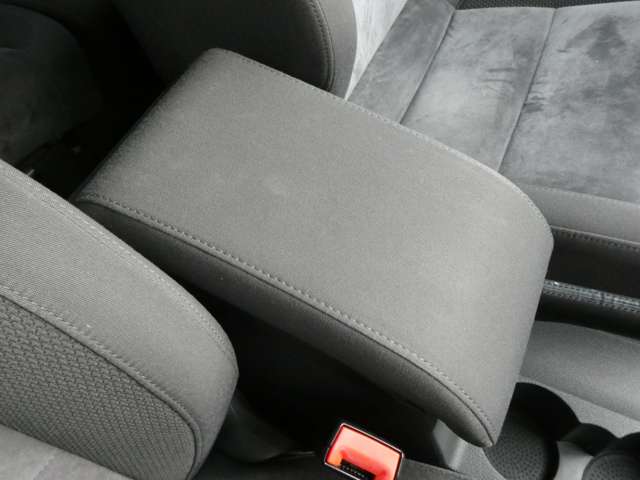 フォルクスワーゲン ゴルフトゥーラン ＴＳＩ　ハイライン H26年 (関東) 99