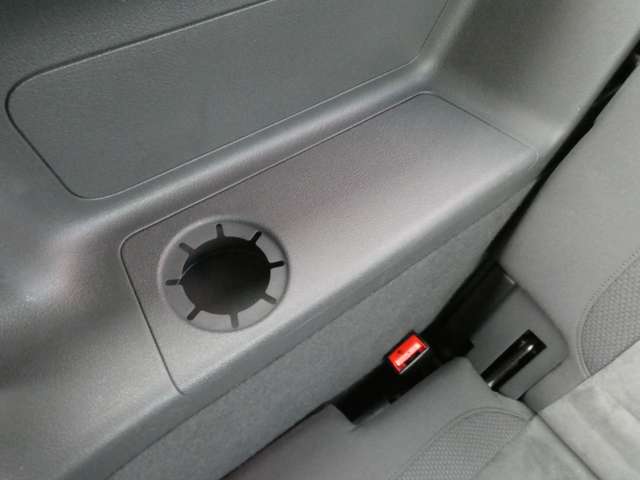 フォルクスワーゲン ゴルフトゥーラン ＴＳＩ　ハイライン H26年 (関東) 99