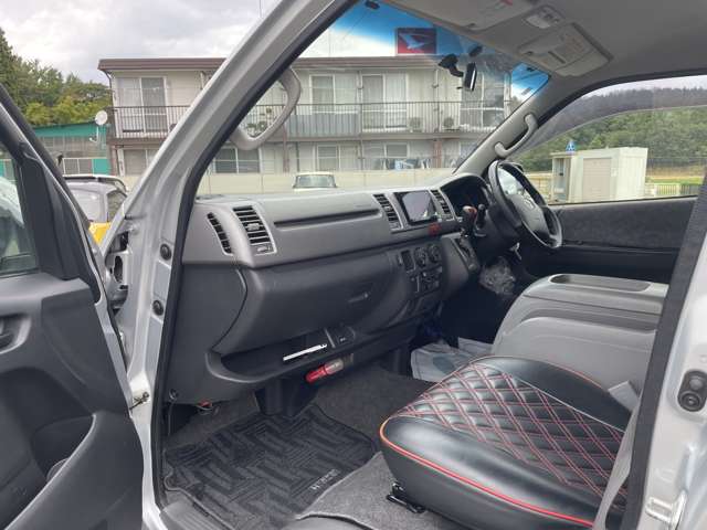 トヨタ ハイエースバン ２．５ スーパーＧＬ ロング ディーゼルターボ ４ＷＤ H16年 (東北) 99