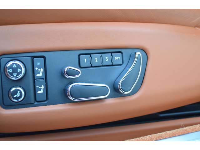 ベントレー コンチネンタルＧＴコンバーチブル ６．０ ４ＷＤ H27年 (関東) 99