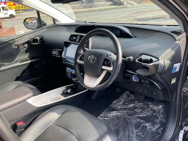 トヨタ プリウス １．８ Ａ プレミアム ツーリングセレクション H28年 (東北) 99