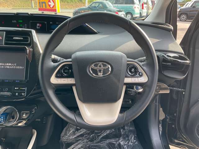 トヨタ プリウス １．８ Ａ プレミアム ツーリングセレクション H28年 (東北) 99