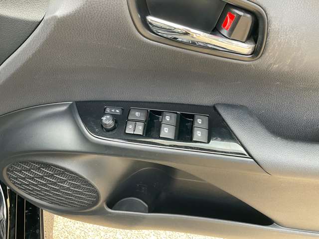 トヨタ プリウス １．８ Ａ プレミアム ツーリングセレクション H28年 (東北) 99