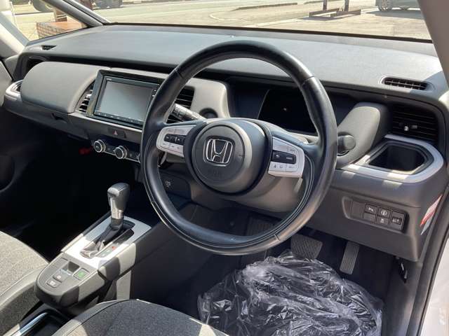 ホンダ フィット　ハイブリッド １．５ Ｅ：ＨＥＶ ホーム R3年 (東北) 99