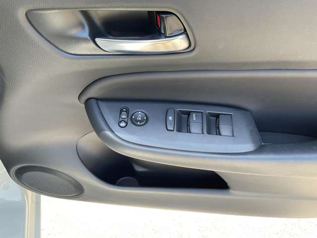 ホンダ フィット　ハイブリッド １．５ Ｅ：ＨＥＶ ホーム R3年 (東北) 99