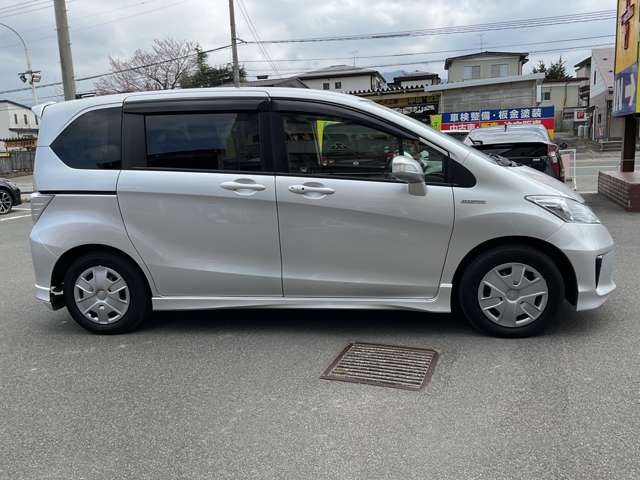 ホンダ フリード　ハイブリッド １．５ ジャストセレクション H25年 (東北) 99