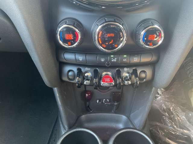 ミニ ミニ クーパーＤ ５ドア H28年 (東北) 99