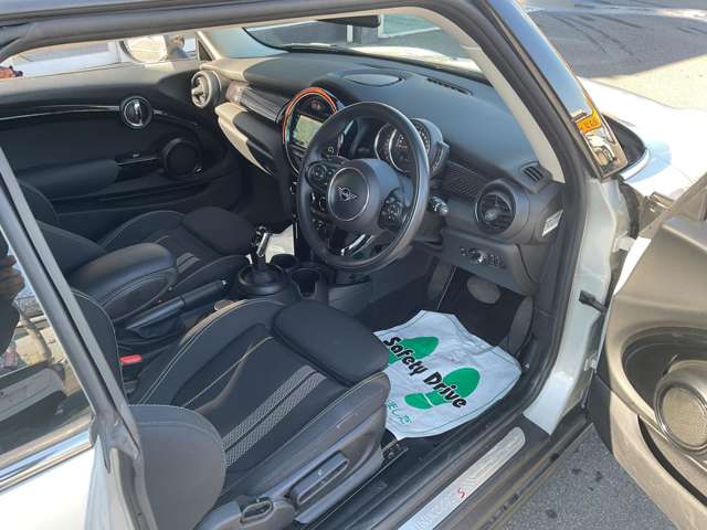 ミニ ミニ クーパーＳ ３ドア ＤＣＴ R1年 (東北) 99