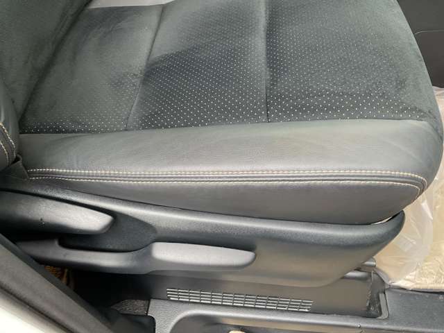 トヨタ アルファード　ハイブリッド ハイブリッド ２．５ Ｓ タイプゴールドＩＩＩ Ｅ－ＦＯＵＲ ４ＷＤ R4年 (東北) 99