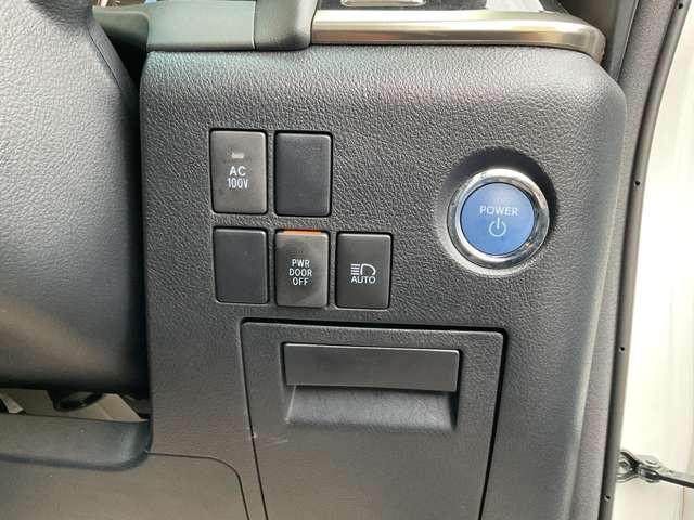 トヨタ アルファード　ハイブリッド ハイブリッド ２．５ Ｓ タイプゴールドＩＩＩ Ｅ－ＦＯＵＲ ４ＷＤ R4年 (東北) 99