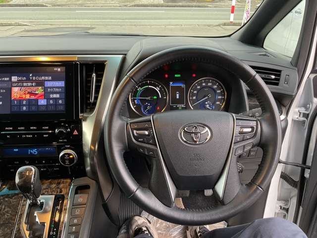 トヨタ アルファード　ハイブリッド ハイブリッド ２．５ Ｓ タイプゴールドＩＩＩ Ｅ－ＦＯＵＲ ４ＷＤ R4年 (東北) 99