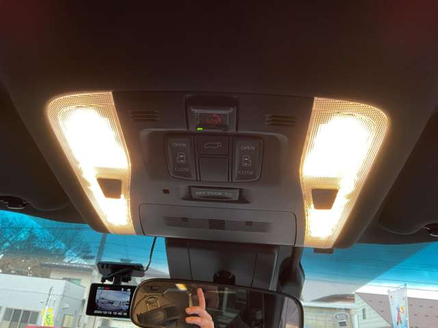 トヨタ アルファード　ハイブリッド ハイブリッド ２．５ Ｓ タイプゴールドＩＩＩ Ｅ－ＦＯＵＲ ４ＷＤ R4年 (東北) 99