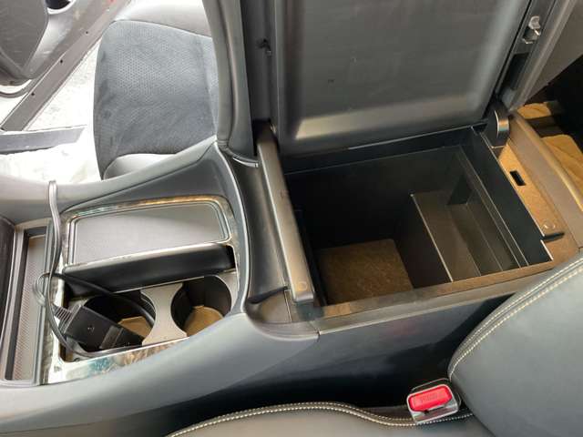 トヨタ アルファード　ハイブリッド ハイブリッド ２．５ Ｓ タイプゴールドＩＩＩ Ｅ－ＦＯＵＲ ４ＷＤ R4年 (東北) 99