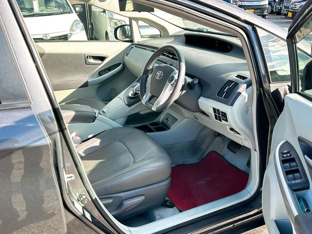 トヨタ プリウス １．８ Ｓ ＬＥＤエディション H23年 (九州・沖縄) 99