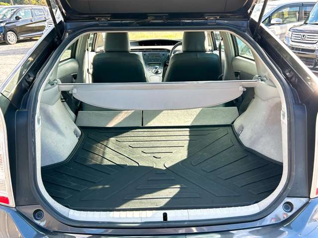 トヨタ プリウス １．８ Ｓ ＬＥＤエディション H23年 (九州・沖縄) 99