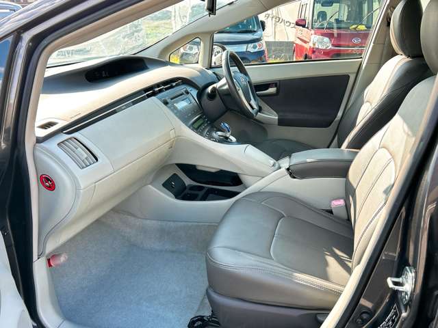 トヨタ プリウス １．８ Ｓ ＬＥＤエディション H23年 (九州・沖縄) 99