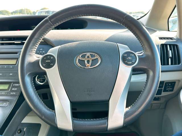 トヨタ プリウス １．８ Ｓ ＬＥＤエディション H23年 (九州・沖縄) 99