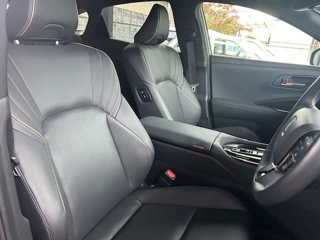 トヨタ クラウン　スポーツ　ハイブリッド ２．５ Ｚ Ｅ－ＦＯＵＲ ４ＷＤ R5年 (東海) 99