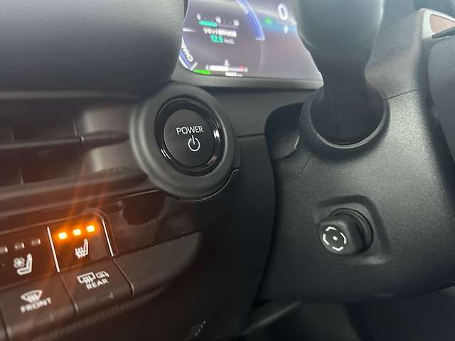 トヨタ クラウン　スポーツ　ハイブリッド ２．５ Ｚ Ｅ－ＦＯＵＲ ４ＷＤ R5年 (東海) 99