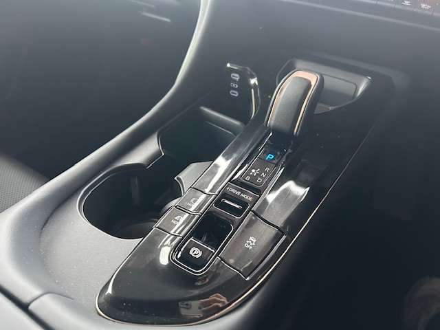 トヨタ クラウン　スポーツ　ハイブリッド ２．５ Ｚ Ｅ－ＦＯＵＲ ４ＷＤ R5年 (東海) 99