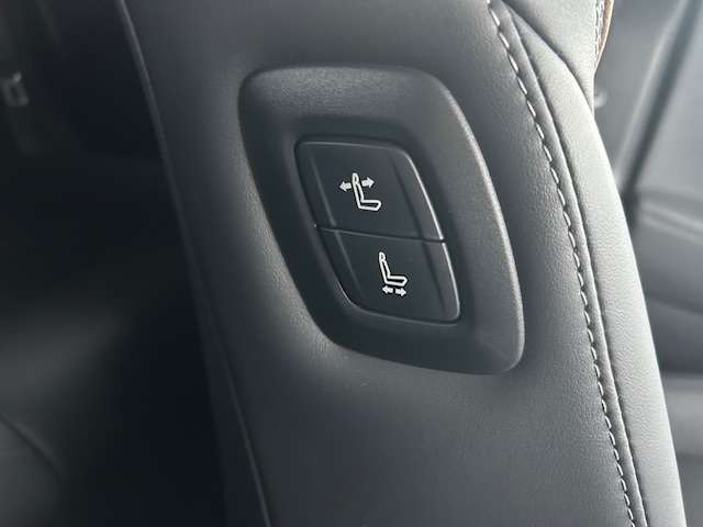 トヨタ クラウン　スポーツ　ハイブリッド ２．５ Ｚ Ｅ－ＦＯＵＲ ４ＷＤ R5年 (東海) 99