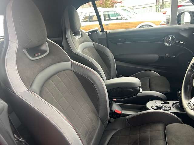 ミニ ミニコンバーチブル ジョン・クーパー・ワークス R3年 (東海) 99