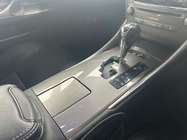 レクサス ＩＳコンバーチブル ２５０Ｃ Ｆスポーツ H26年 (東海) 99