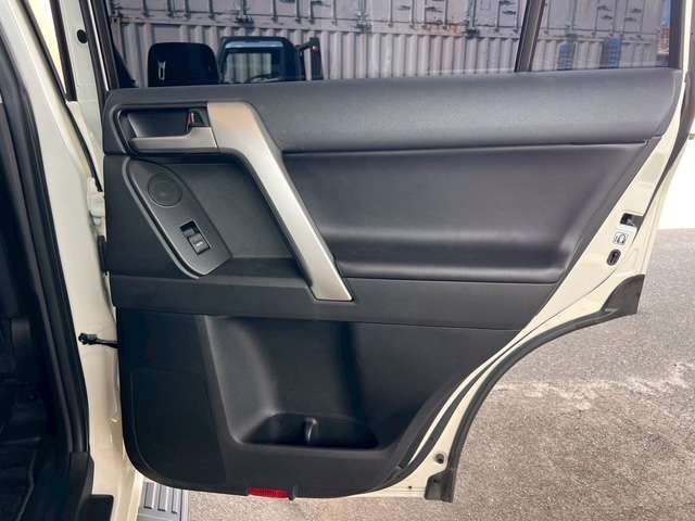 トヨタ ランドクルーザープラド ２．７ ＴＸ Ｌパッケージ マットブラック エディション ４ＷＤ R5年 (東海) 99