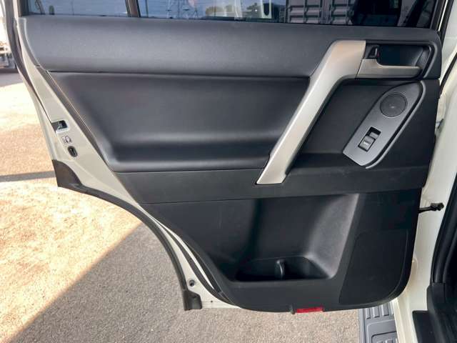 トヨタ ランドクルーザープラド ２．７ ＴＸ Ｌパッケージ マットブラック エディション ４ＷＤ R5年 (東海) 99