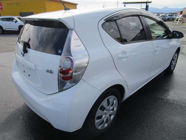 トヨタ アクア １．５ Ｓ H24年 (関東) 99