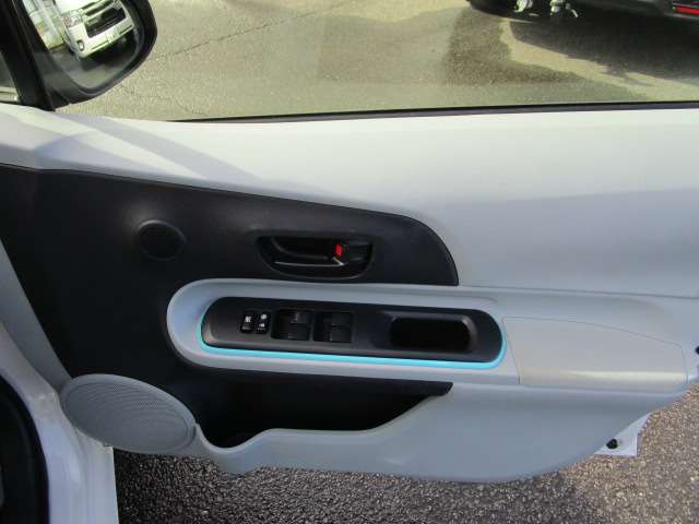 トヨタ アクア １．５ Ｓ H24年 (関東) 99