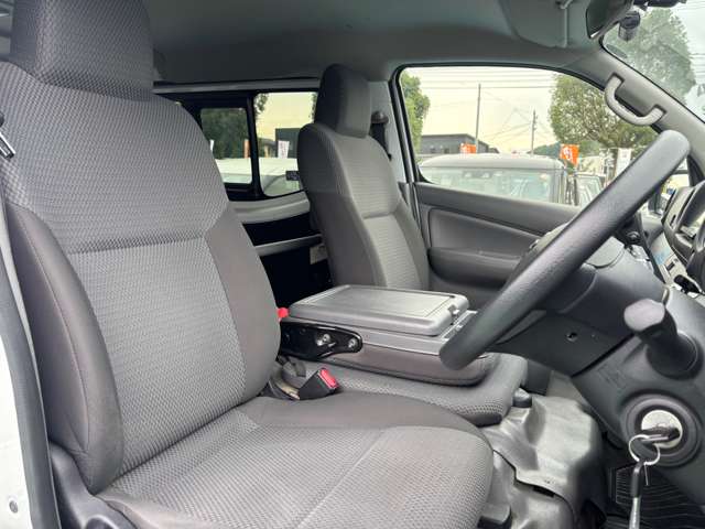 日産 ＮＶ３５０キャラバン ２．５ ＤＸ ロングボディ ディーゼルターボ ４ＷＤ R3年 (九州・沖縄) 99