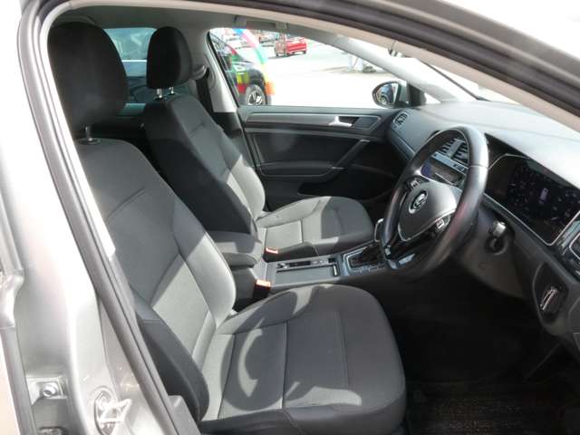 フォルクスワーゲン ゴルフ ＴＳＩ　コンフォートライン　テックエディション H30年 (関東) 99